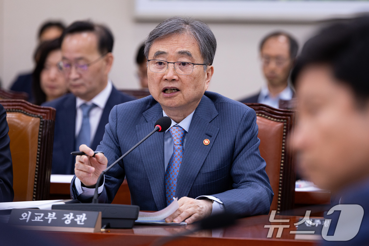 (서울=뉴스1) 유승관 기자 = 조현 외교부 장관이 15일 서울 여의도 국회에서 열린 제434회 국회(임시회) 외교통일위원회 제1차 전체회의에서 의원들의 현안 질의에 답하고 있다. …