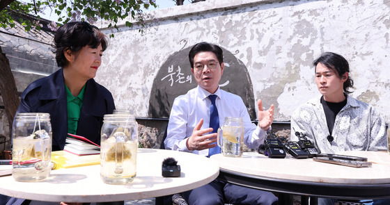 현장 찾은 정원오…북촌 상인과 대화