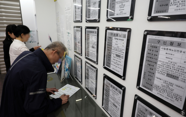 3월 취업자 수 두달 연속 20만명대 증가