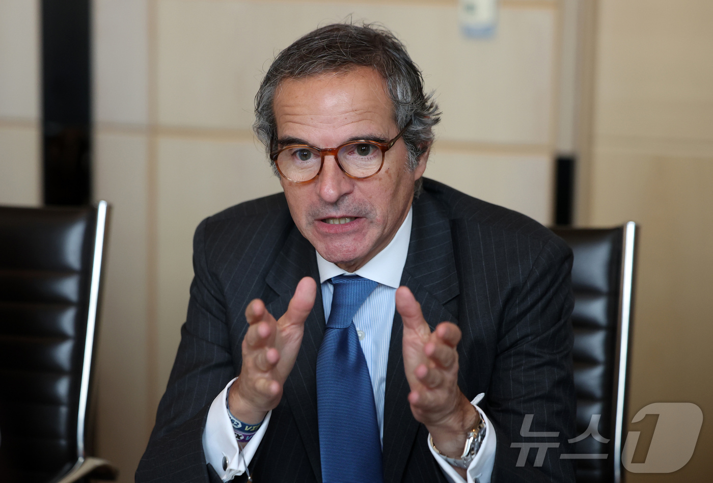 (서울=뉴스1) 박정호 기자 = 라파엘 그로시 국제원자력기구(IAEA) 사무총장이 15일 서울 종로구 포시즌스호텔에서 기자단과 간담회를 하고 있다. (공동취재) 2026.4.15/ …