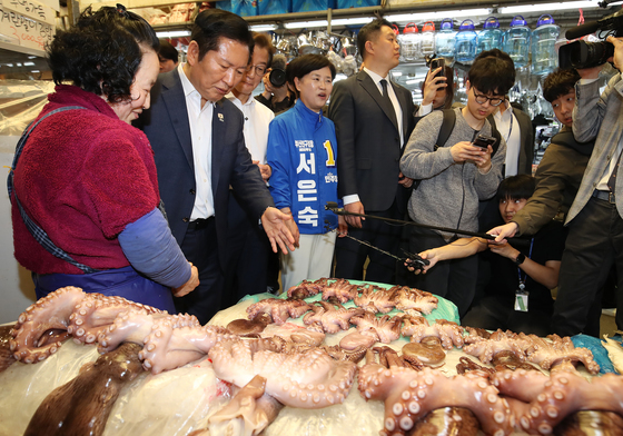 부산 민심 살피는 정청래