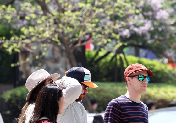 서울 낮 최고 26도…초여름 같은 4월