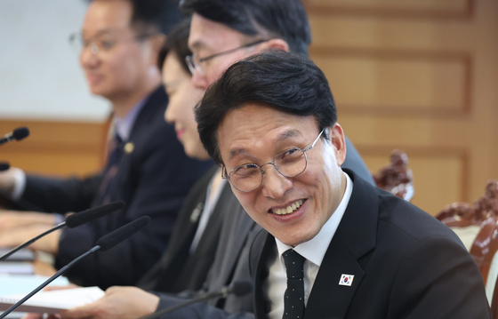 인사하는 김민석 총리