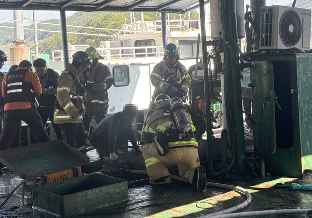 통영 분지포항 계류어선서 불…용접 불티 추정