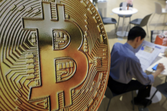 러시아, 코인으로 '무역 결제'…금융 제재 피한 결제수단 급부상