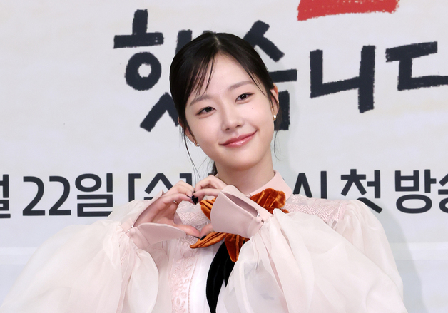 채원빈, 러블리 미소