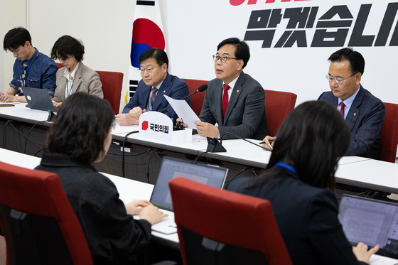 취재진 만난 송언석 원내대표