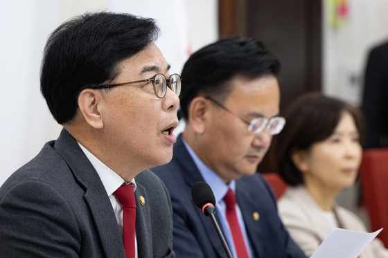 발언하는 송언석 원내대표