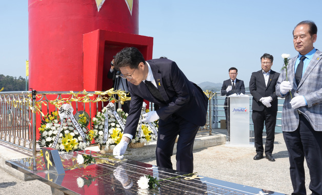전남도지사 권한대행, 세월호 참사 12주기 희생자 추모