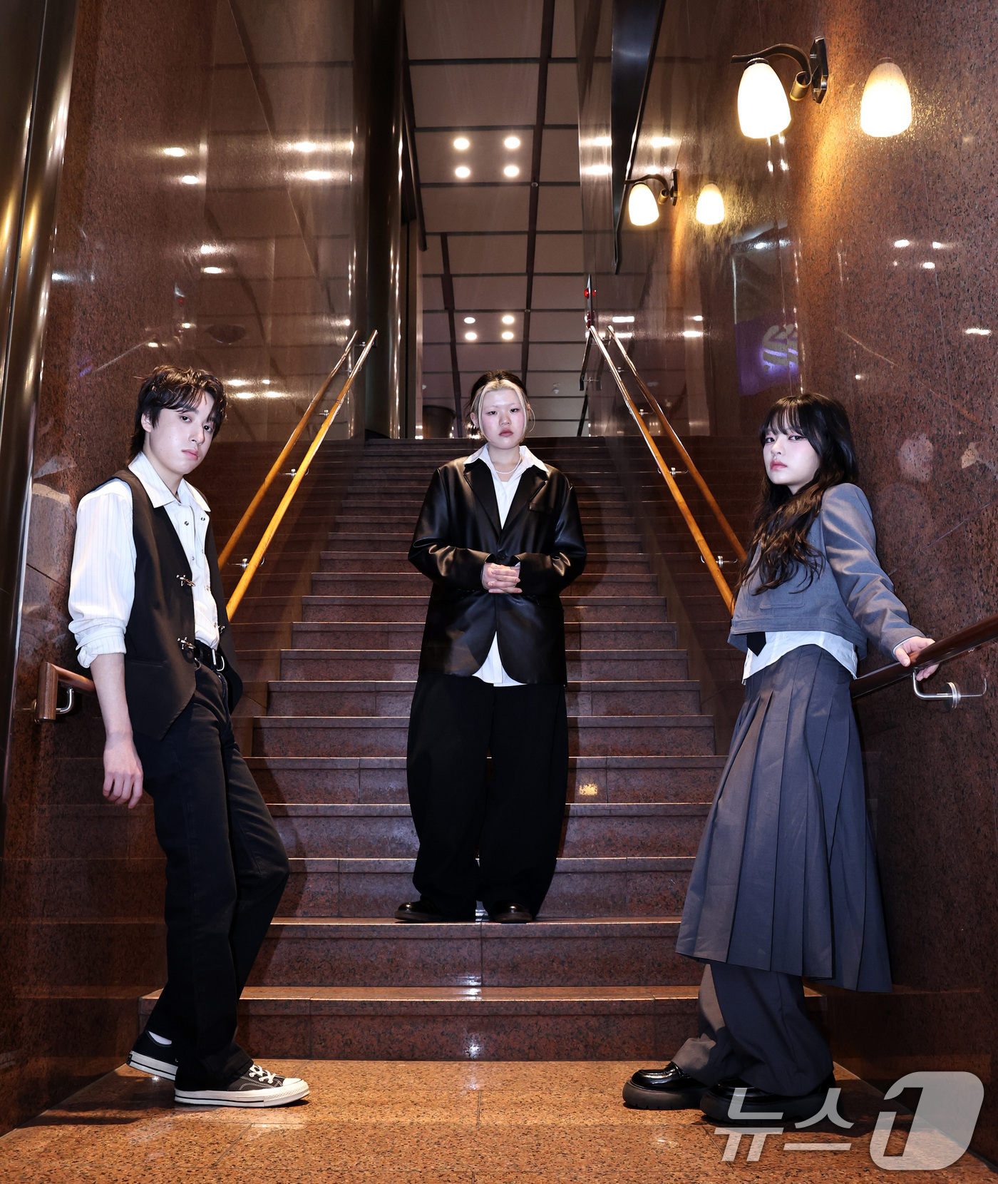 (서울=뉴스1) 구윤성 기자 = SBS '우리들의 발라드' 이지훈(왼쪽부터), 이예지, 송지우가 뉴스1과의 인터뷰를 앞두고 포즈를 취하고 있다. 2026.4.21/뉴스1