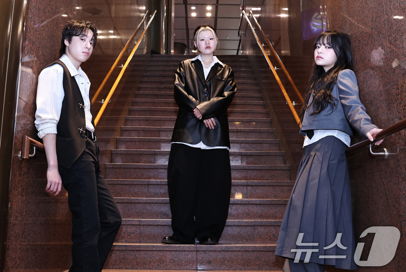 (서울=뉴스1) 구윤성 기자 = SBS '우리들의 발라드' 이지훈(왼쪽부터), 이예지, 송지우가 뉴스1과의 인터뷰를 앞두고 포즈를 취하고 있다. 2026.4.21/뉴스1