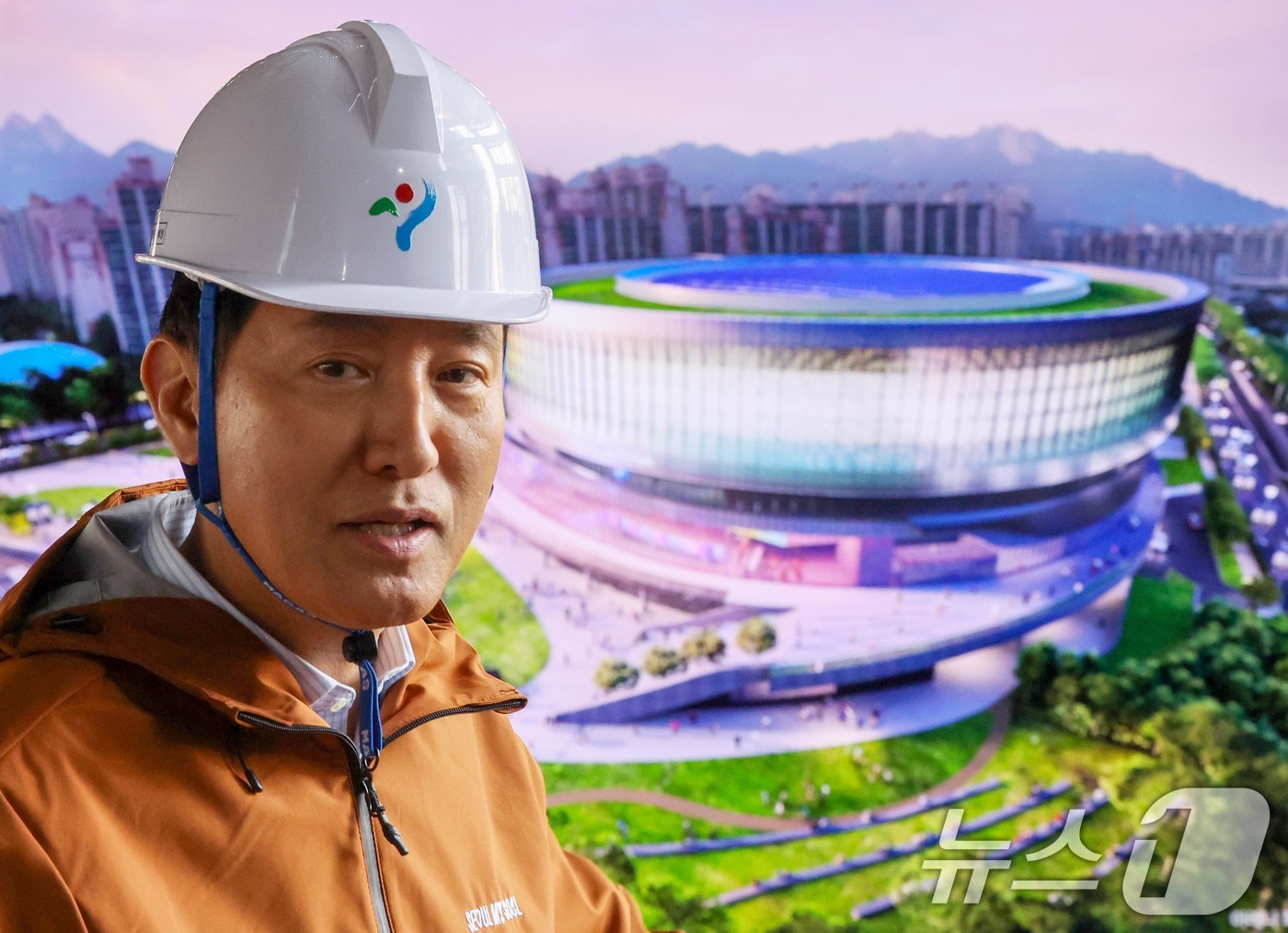 (서울=뉴스1) 조연우 인턴기자 = 오세훈 서울시장이 15일 서울 도봉구에 완공 예정인 복합문화시설 서울아레나를 방문해 경과보고를 청취하고 있다. 서울아레나는 국내 최대 규모의 K …