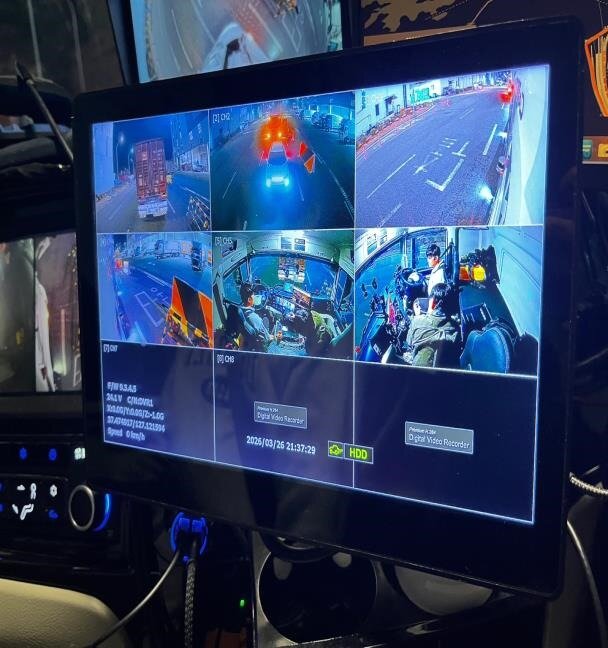 본문 이미지 - 타다대우 맥쎈 25톤 트럭 내부 모습(국토교통부 제공).ⓒ 뉴스1