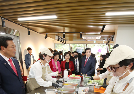 베이비붐 세대가 만드는 '우리동네 맛집'