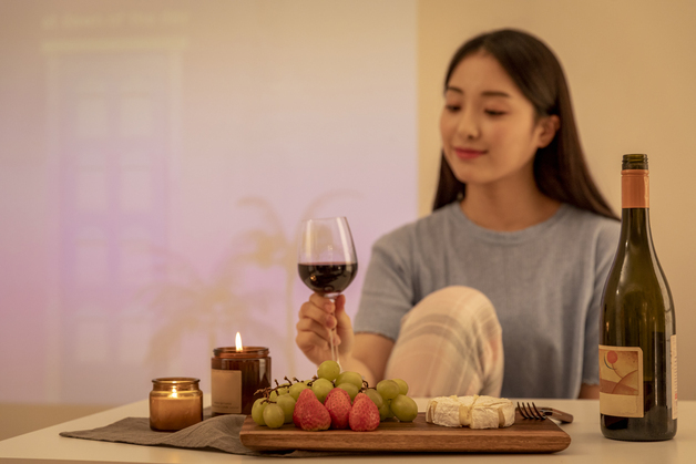 마흔 독신 파티인데 축의금?…계좌번호 찍힌 초대장에 '술렁'