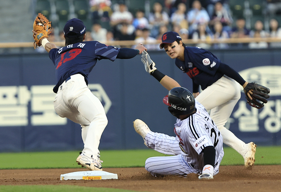 포스아웃되는 오스틴