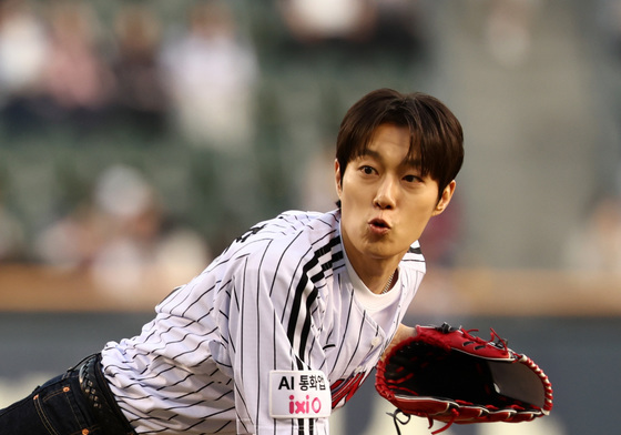 시구 나선 윤두준