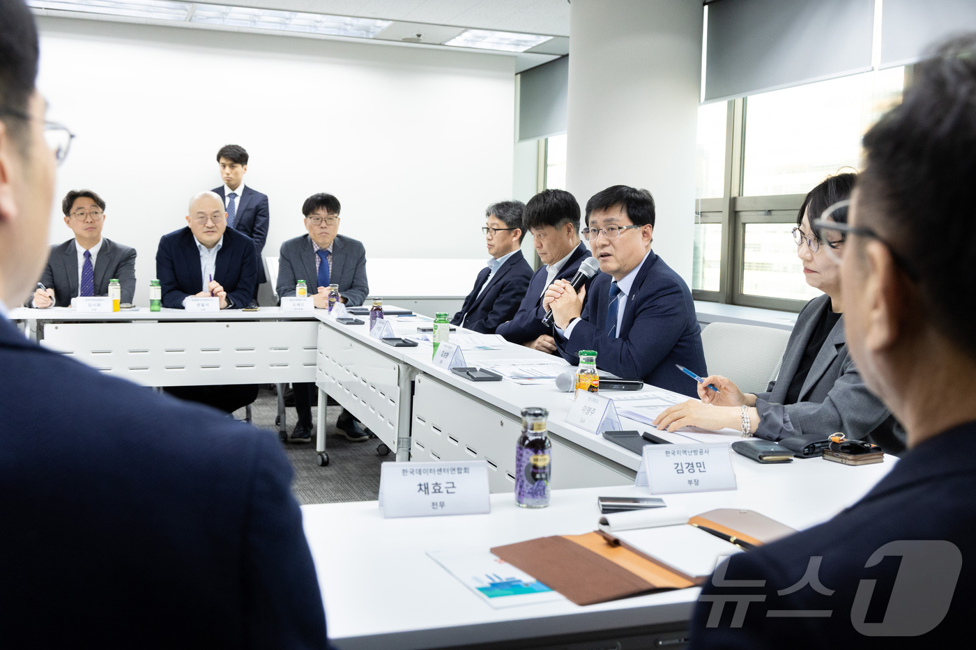 (서울=뉴스1) = 김성환 기후에너지환경부 장관이 15일 서울 종로구 HJ비즈니스센터에서 열린 ‘열에너지 혁신 전략 발표 및 민·관 합동 포럼 출범식에 참석해 모두발언을 하고 있다 …