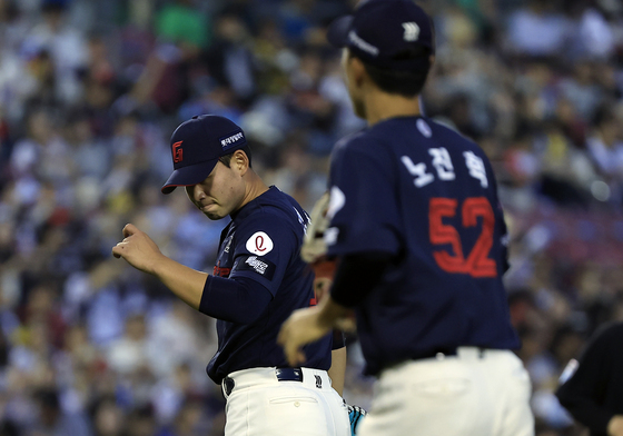 감사 전하는 김진욱