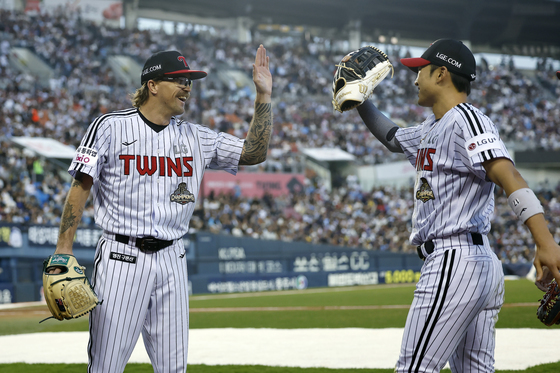 박해민 향한 웰스의 함박웃음