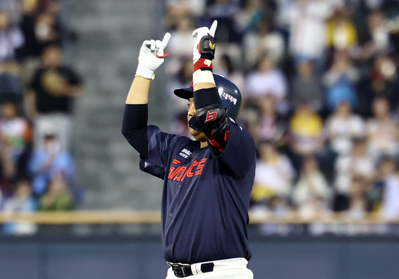 2루타 날린 롯데 한동희