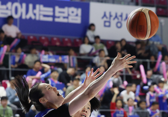 슛 하는 배혜윤