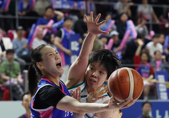 배혜윤 '끈질긴 돌파'