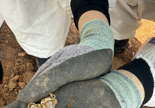 제주항공 참사 현장서 귀금속 추가 발견…재수색서 유류품 수습