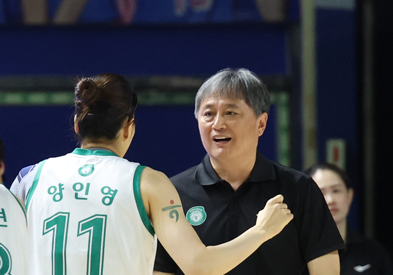 선수들 격려하는 이상범 감독