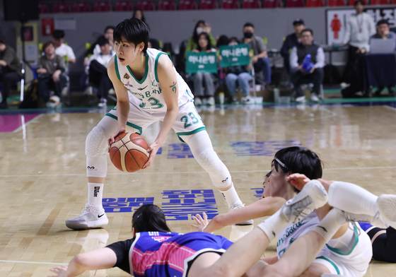 패스하는 박진영