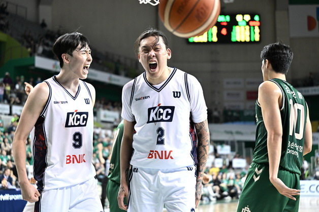 KCC, DB 꺾고 6강 PO 2연승…허웅·최준용 53점 합작