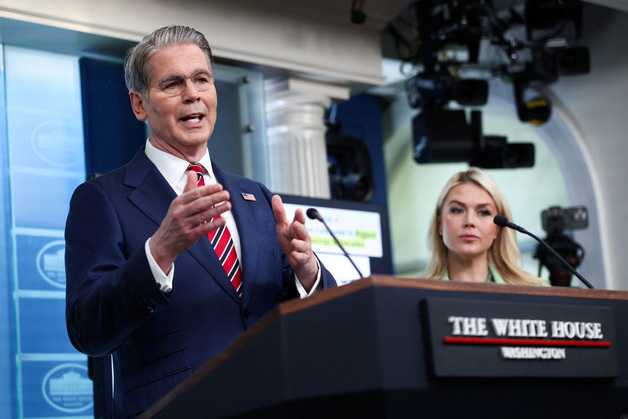 美재무 "러시아·이란산 원유 제재 유예 조치 갱신 안 할 것"(종합)