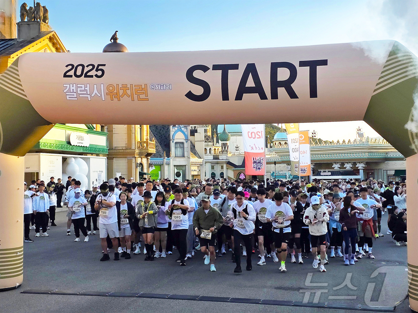 (서울=뉴스1) = 삼성전자가 5월 17일 용인 에버랜드에서 진행하는 러닝 이벤트 '갤럭시 워치런 @사파리' 참가자를 오는 17일부터 20일까지 삼성닷컴에서 모집한다고 16일 밝혔 …