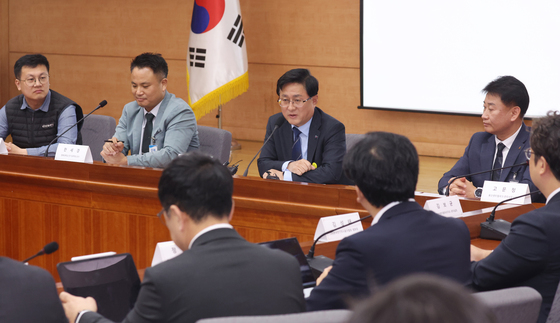 김성환 장관, 충전요금·운영구조 개선 간담회 주재