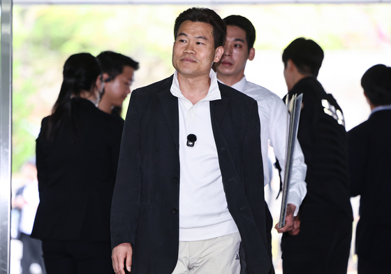 [속보] '李대통령·이준석 명예훼손' 혐의 전한길 구속영장 기각