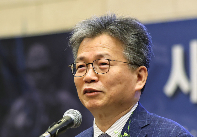 개회사 하는 오병상 동행미디어 시대 대표