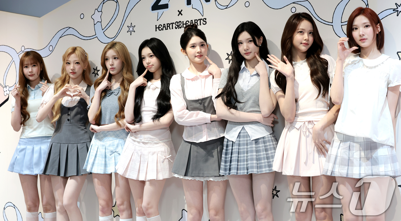 (서울=뉴스1) 권현진 기자 = 하츠투하츠(Hearts2Hearts) 예온(왼쪽부터)과 스텔라, 유하, 이안, 에이나, 주은, 카르멘, 지우가 16일 서울 성동구 LECT에서 열린 …