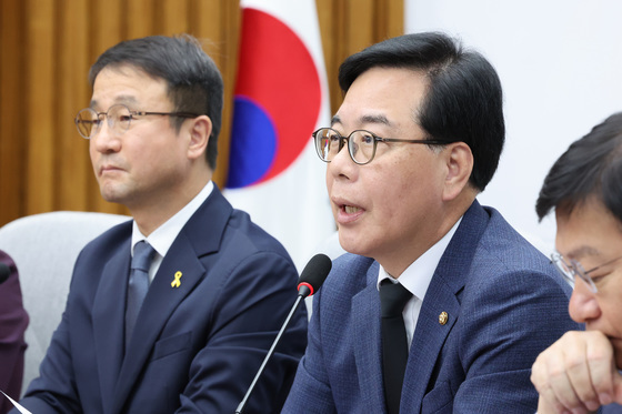 발언하는 송언석 원내대표