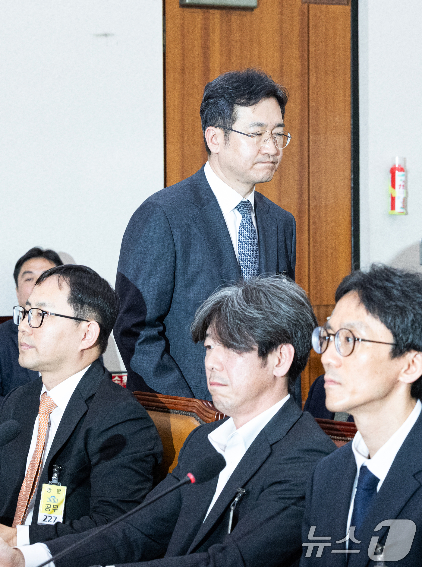 (서울=뉴스1) 이승배 기자 = 16일 서울 여의도 국회에서 열린 윤석열 정권 정치검찰 조작기소 의혹 사건 진상규명 국정조사특별위원회 대장동·김용 전 민주연구원 부원장·위례신도시 …