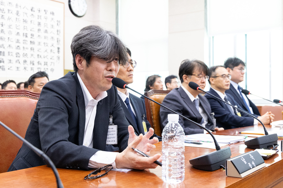 질의 답변 이어가는 남욱