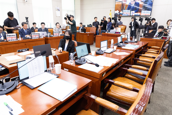 '항소포기 반발' 김영석 검사 국조 불출석…동행명령장 발부(종합)