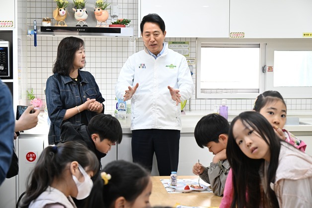 '아침돌봄' 점검한 오세훈 "돌봄이 도시경쟁력…2030년까지 1.2조 투자"