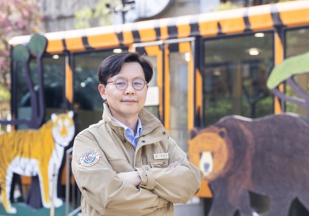 푸바오 빈자리에 백사자…"사자·호랑이 합사는 옛말이죠"[인터뷰]