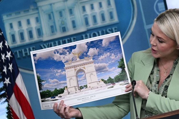 트럼프 개선문 계획 뭇매…지지자·건축가·재향군인회 '반대' 목청