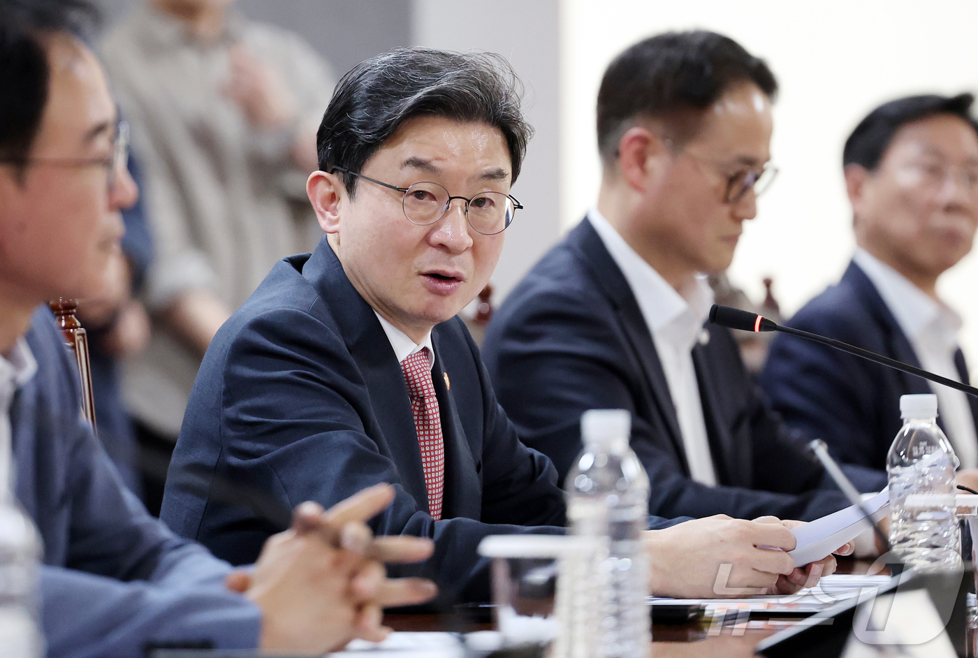 (서울=뉴스1) 김진환 기자 = 이억원 금융위원장이 16일 서울 중구 은행회관에서 열린 제5차 생산적금융 대전환 회의에 참석해 모두발언을 하고 있다. 2026.4.16/뉴스1