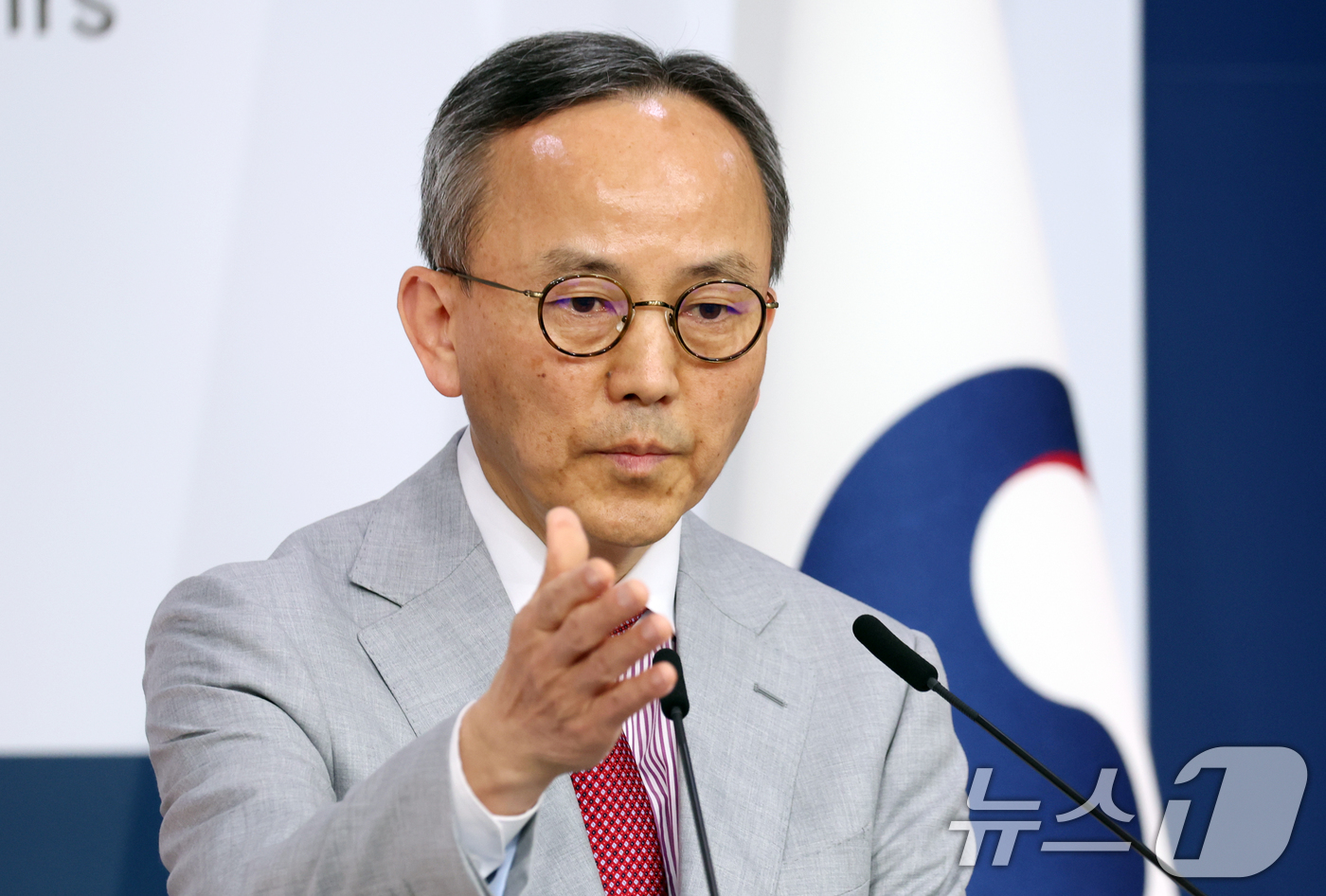 (서울=뉴스1) 김명섭 기자 = 박일 외교부 대변인이 16일 서울 종로구 정부서울청사 별관 외교부에서 열린 정례브리핑에서 제29차 한중 경제공동위 개최관련 등 현안 브리핑을 하고 …