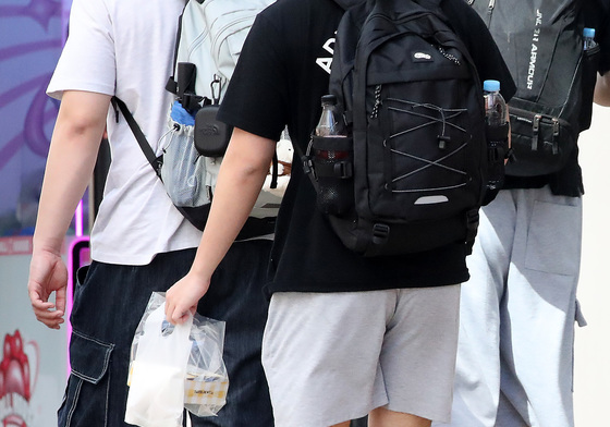 거리엔 벌써 반바지