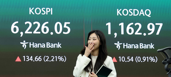 '종전 기대' 코스피 6200선 회복