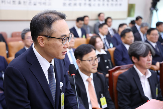 답변하는 이원석 검찰총장