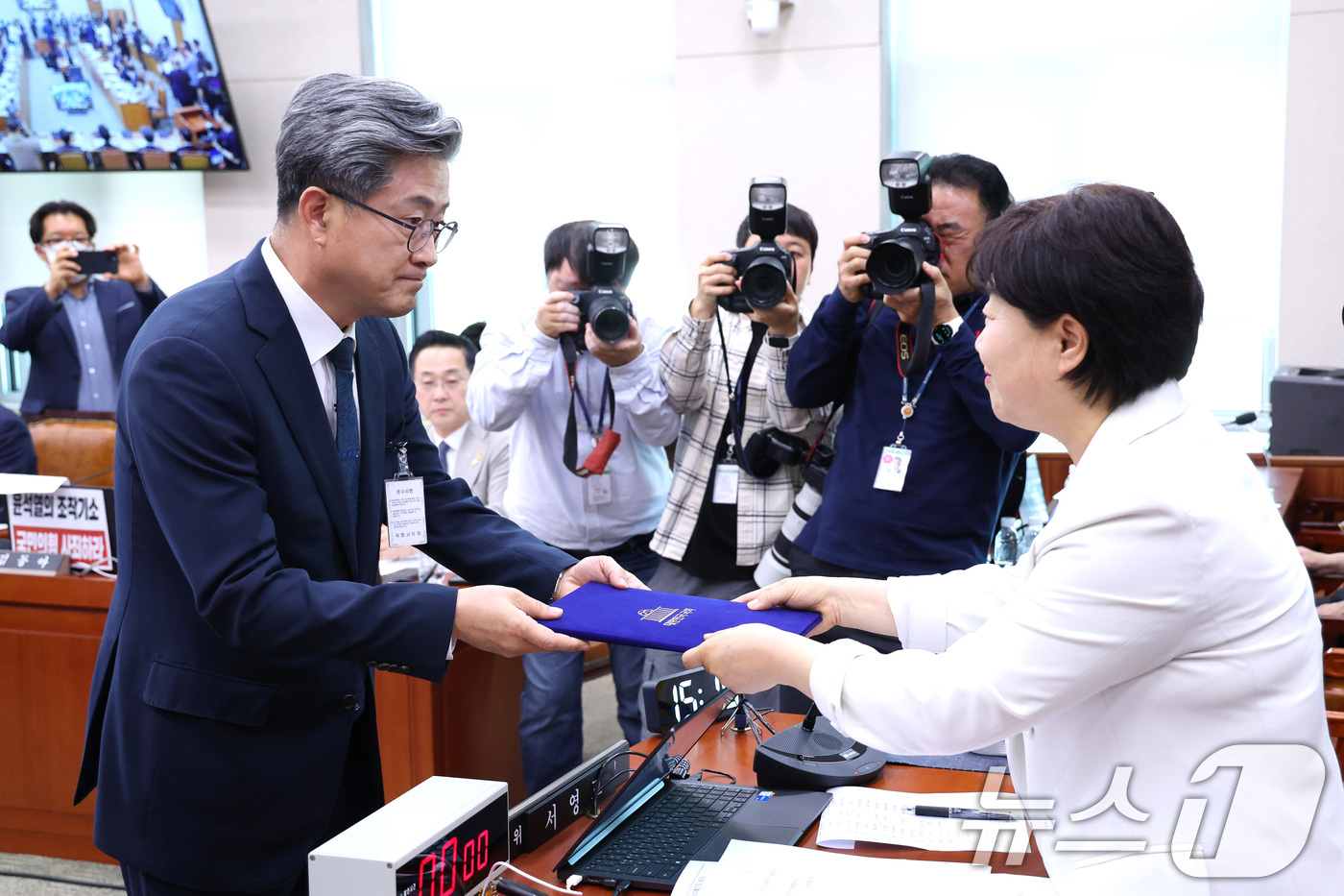 (서울=뉴스1) 신웅수 기자 = 정순욱 전 경기도지사 비서실장이 16일 서울 여의도 국회 윤석열정권정치검찰조작기소의혹사건진상규명국정조사특별위원회에서 열린 대장동·김용 전 민주연구원 …